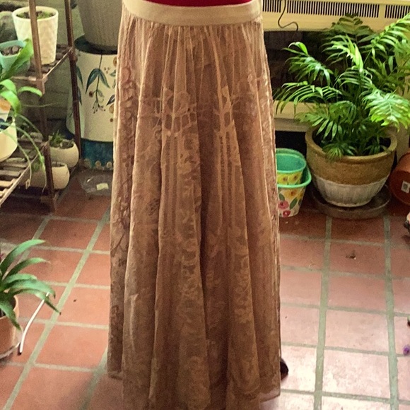 New never worn xxl lace skirt gorgeous  in coffee color - Picture 7 of 10